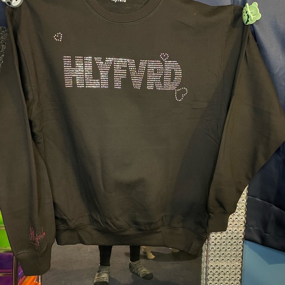 Sweatshirt with iridescent rhinestones - Picture 3 of 4